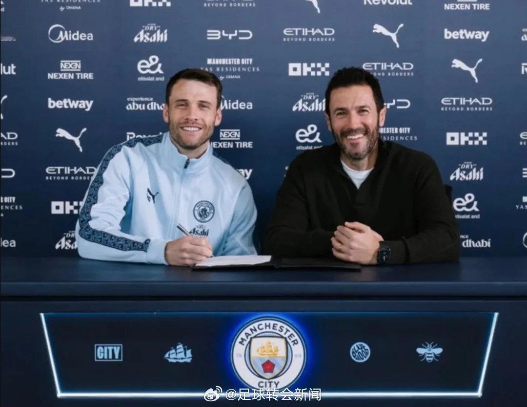 官方：曼城宣布和第三门将马库斯-贝蒂内利签下了一份2027年到期的新合同。 
