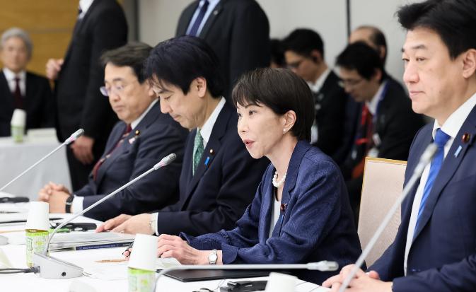 日本主动喊话中国
近日，日本首相高市早苗透露，计划在5月上旬对外进行一次小型的外