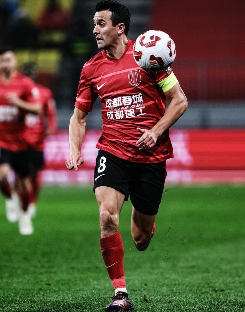 成都接过山东的外战大旗！
成都蓉城1：0胜江原FC，取得中超球队本赛季在亚冠的首