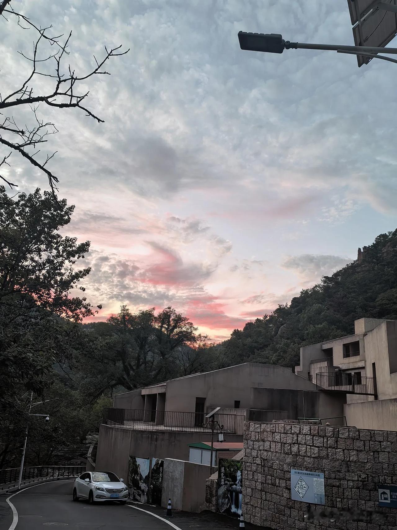 晒图笔记大赛最美不过夕阳红，太阳公公醉红了脸贺国庆！