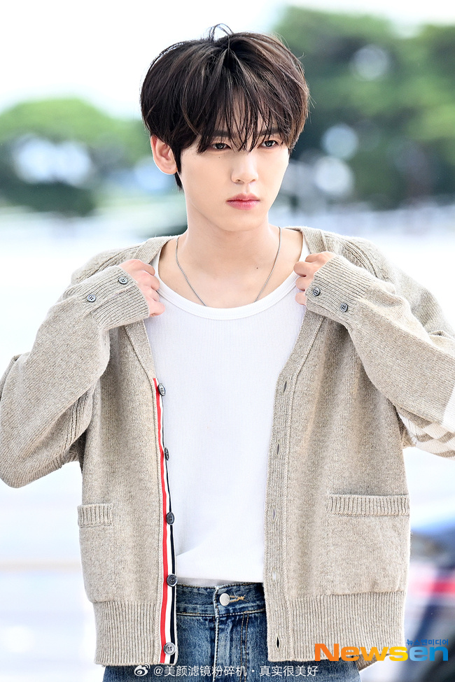韩维辰今日机场新闻图+饭拍预览图 cr logo ​​​