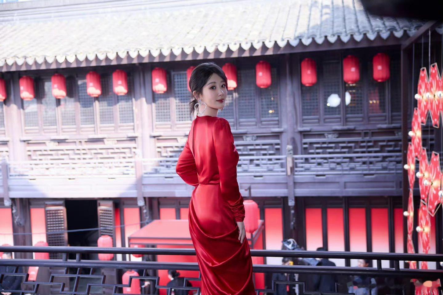 杨紫不愧是爆剧花啊！时刻把宣传作品放在心中