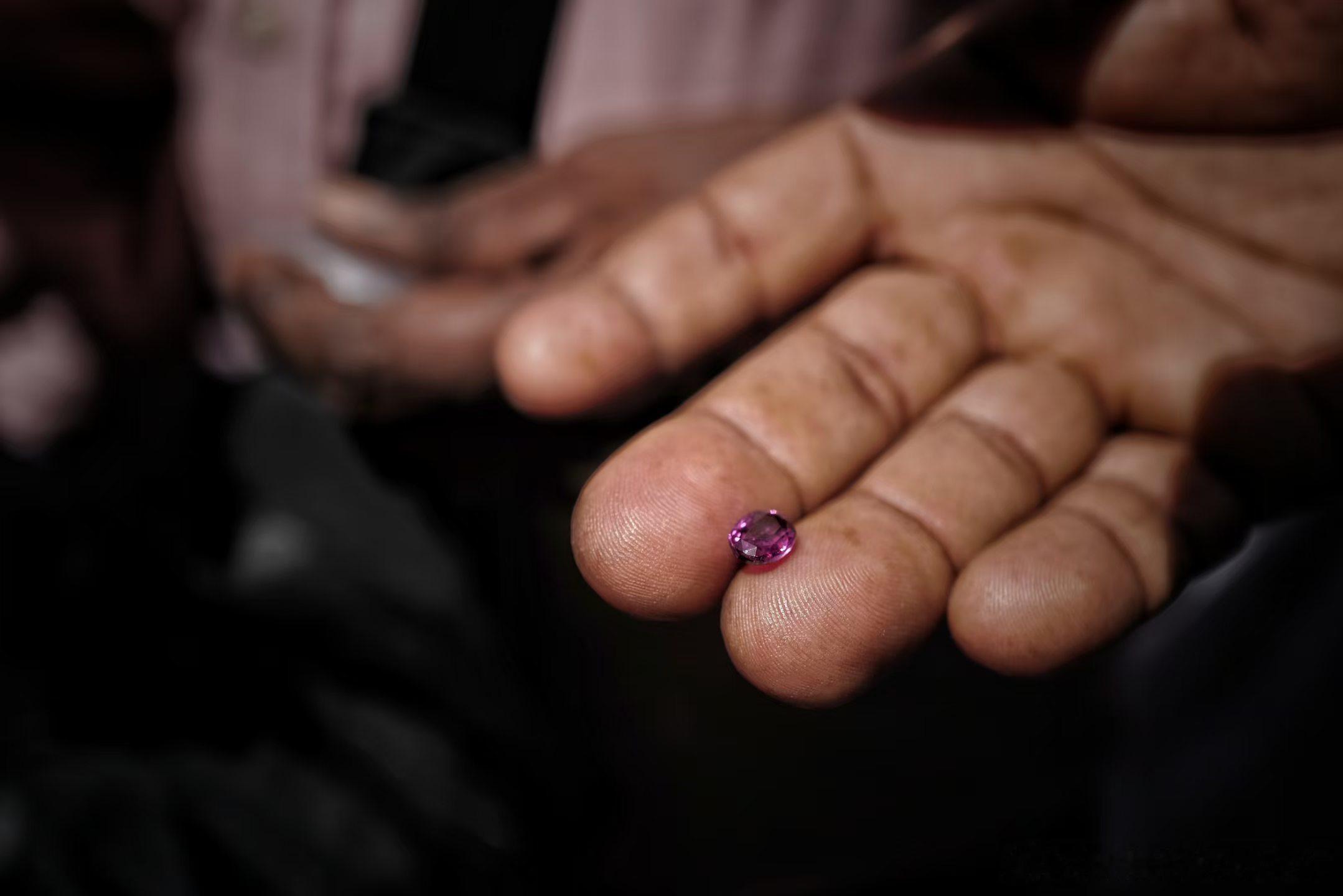斯里兰卡🇱🇰——全亚洲最大的宝石交易市场拉特纳普勒是斯里兰卡最大原石开采中心