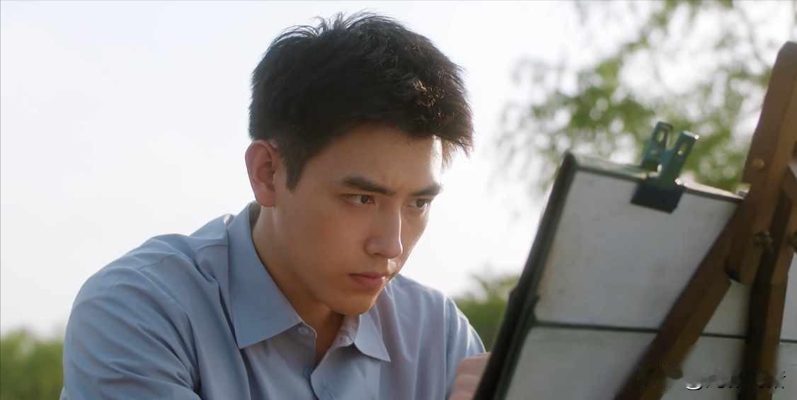 费霓住进三层楼那年，假结婚的纸还没撕碎，时代先翻了页
一九七六年秋天，高考恢复的