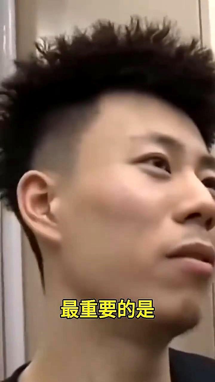 CBA里有的人打球像干仗，有的人却像上班。

张镇麟就是后者。25岁，顶着球星光