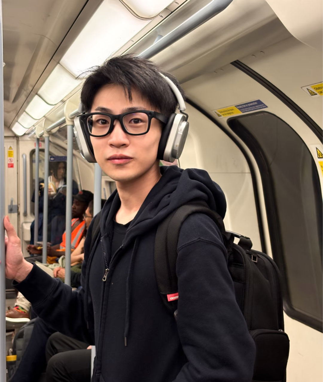 数码闲聊站[超话] 我严重怀疑数码圈在排挤何同学，但是我没有证据[doge][d