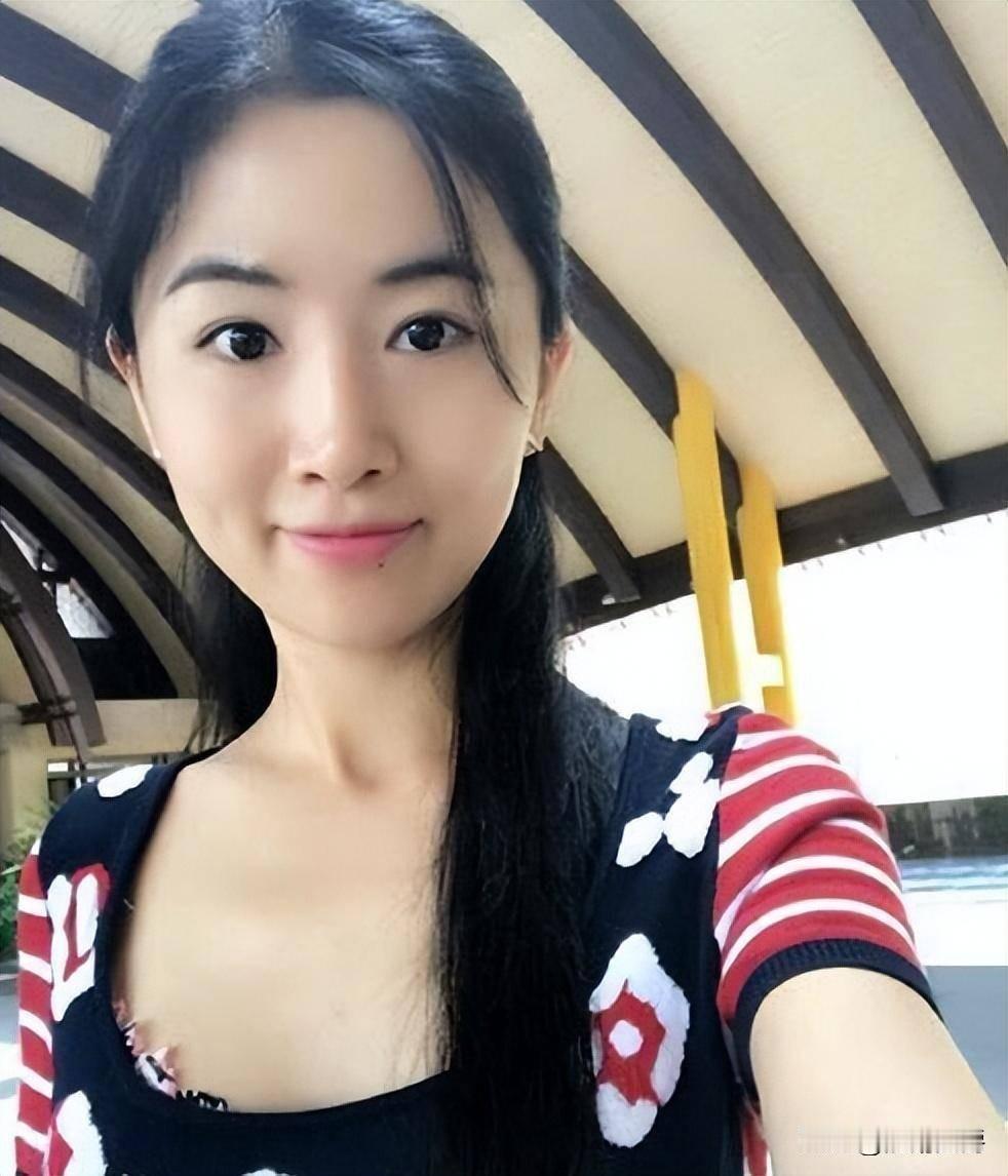 婚恋网站上的女人基本两种：一种是像翟欣欣一样想发财的婚骗，一种是高学历低情商大龄