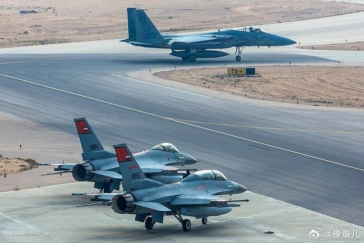 沙特阿拉伯 哈立德王子空军基地的埃及空军的F-16战斗机。 ​​​