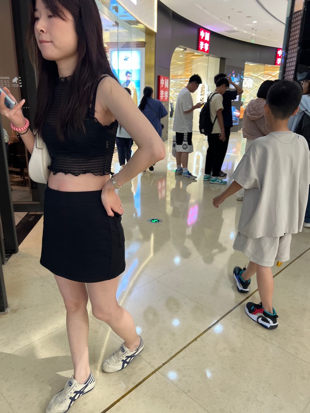 气质成熟女人味十足 