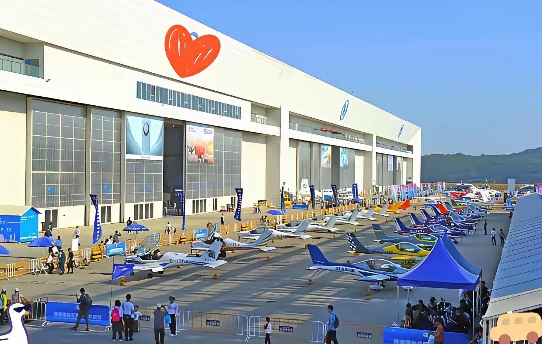 中国航展禁止日本相关人员入内，直接吊销许可证，引起外界高度关注。
​​11月26