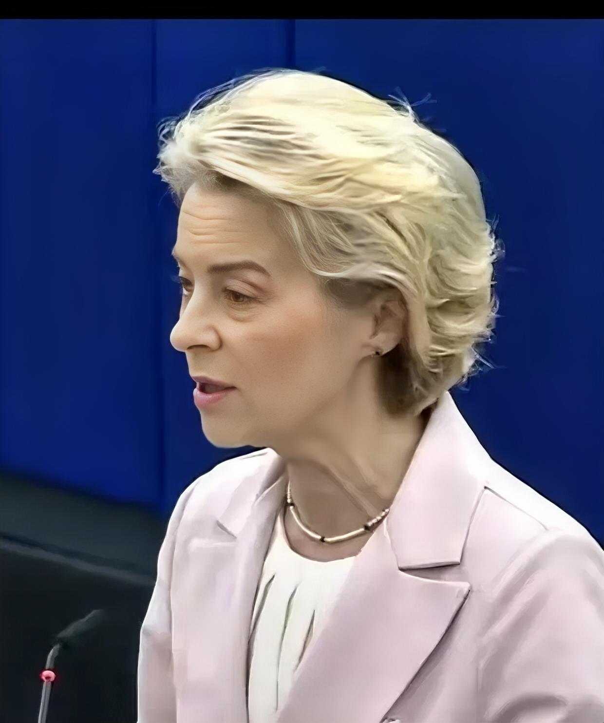 4月13日欧盟主席冯德莱恩女士的高兴事情来临了，她对欧尔班败选，毛焦尔胜利表现的