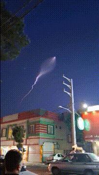 伊朗首次发射了射程2000-4000公里的中程弹道导弹轰炸以色列！伊朗革命卫队在