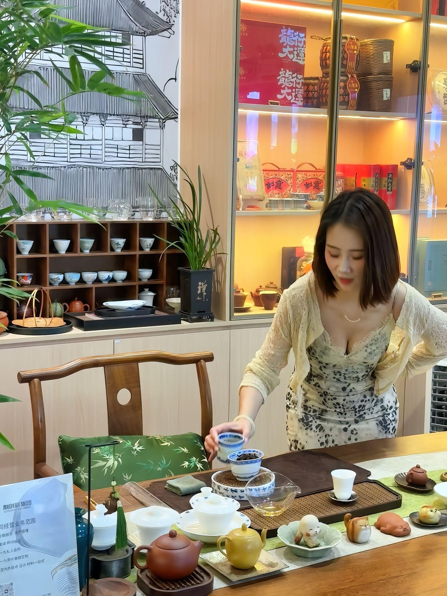 泡茶还是有很多讲究的，不同品种的茶叶对水的温度要求也不一样 ​​​