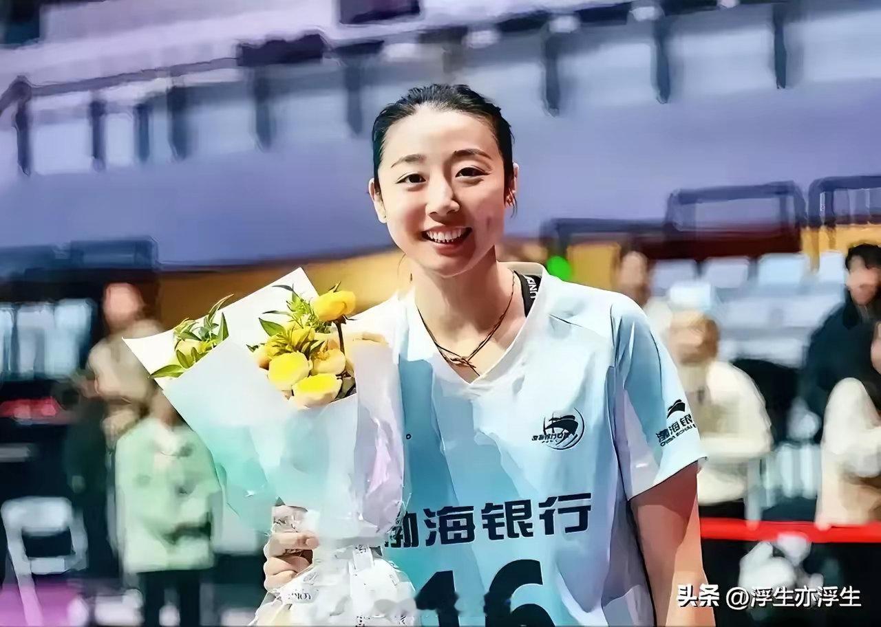 发现没？姚迪戏耍塔伊萨了！女排世俱杯天津队3-0胜米纳斯这场球，天女有两个一传冲