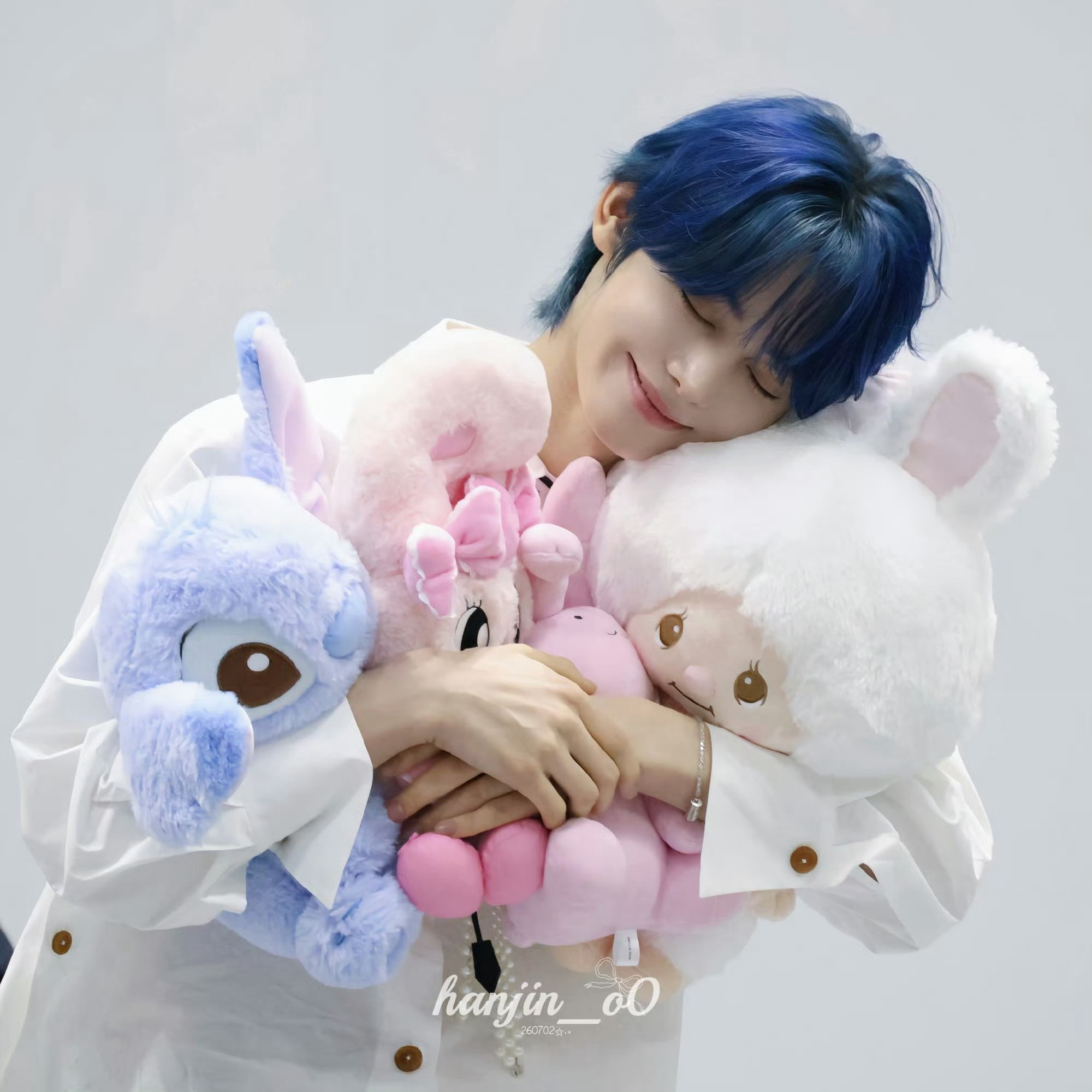 霓虹人妻就是这样的 既可以同时兼顾给老公点睡眠香薰收行李箱点早安美式又能穿着厚木