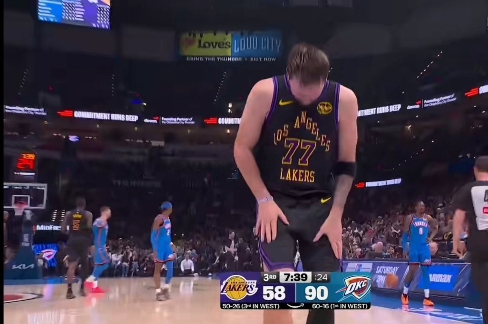 东契奇无对抗受伤又是左腿筋，还是旧伤位置。赛季冲刺、MVP争夺的关键节点，偏偏倒