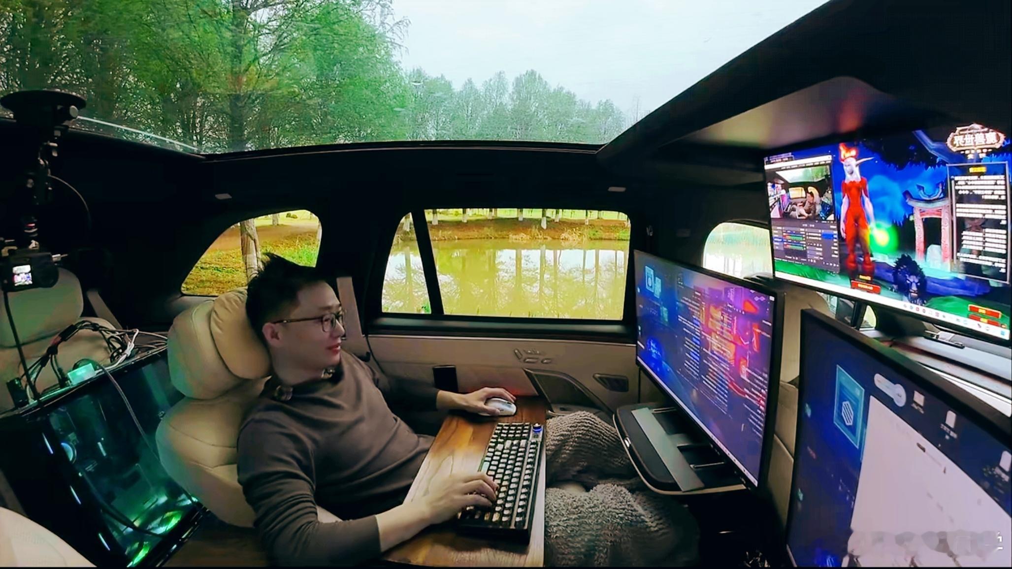 我的群一位网友分享，把乐道L90车内改装成电竞房。可以说这个车是改装成电竞房最好