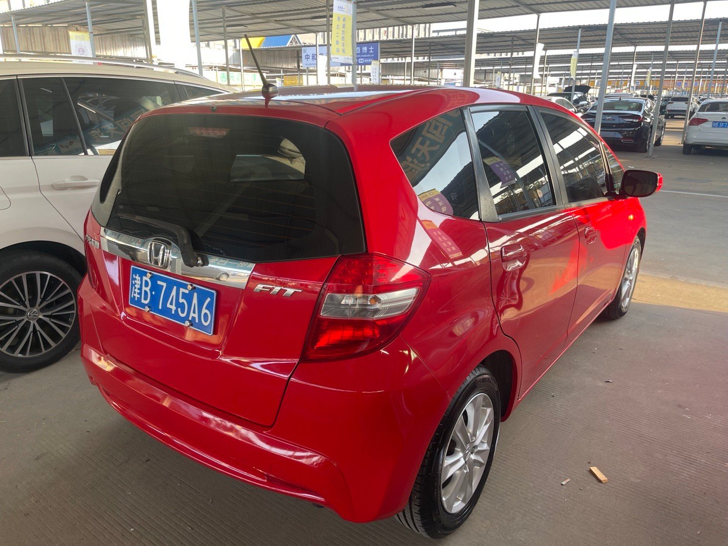 女人开美颜可以变漂亮，车子做完精洗抛光打蜡后也是让人焕然一新。以后所有的车按照这