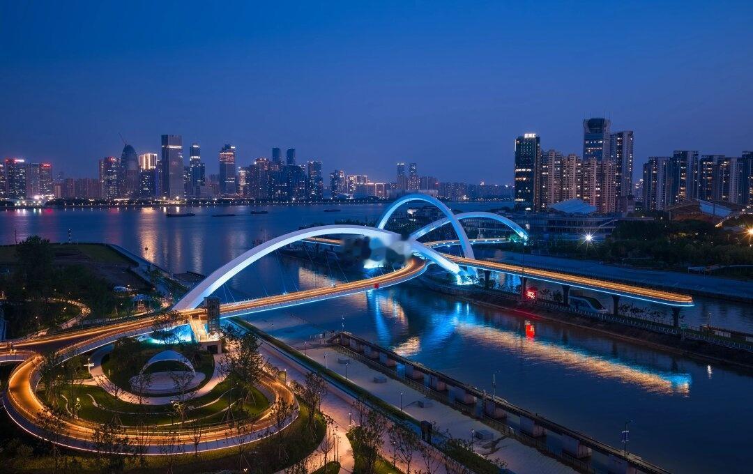 好消息！5月1日，位于钱江新城二期核心区的江
好消息！5月1日，位于钱江新城二期