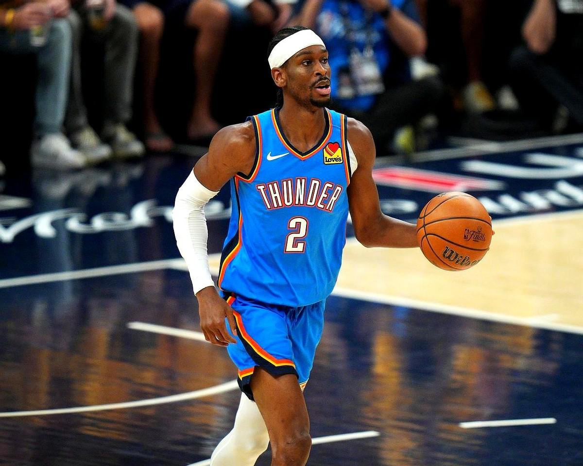 雷霆这赛季到底啥水平？先看战绩——18胜1负，联盟第一！这开局真炸啊。

防守是