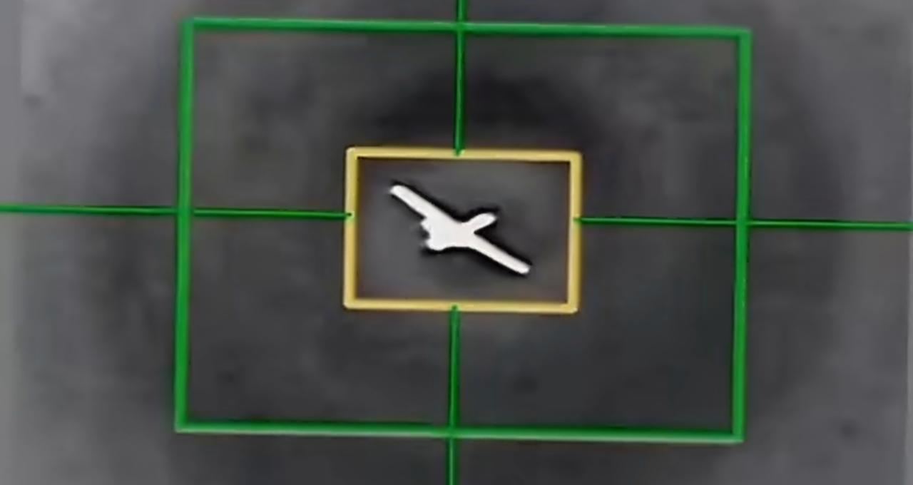 伊朗防空部队在伊拉姆省代赫洛兰击落第三架美国空军MQ-9无人机。
也就是说，在过
