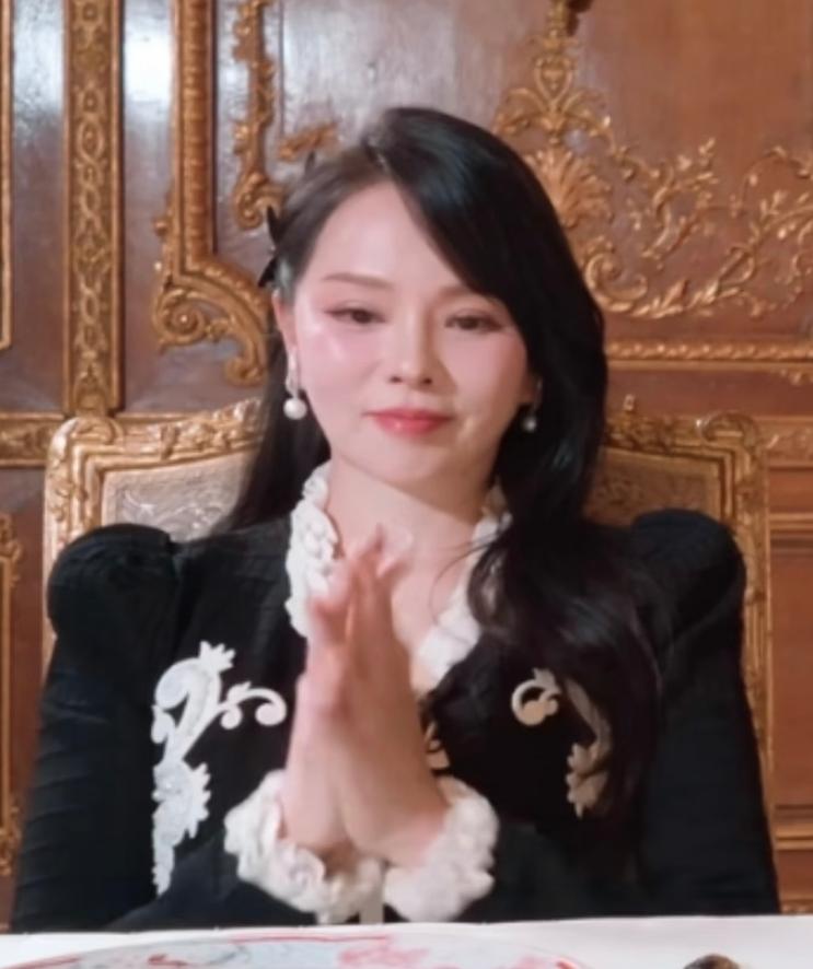 伊能静和秦昊的婚姻，真的像她在社交媒体上展示出来的那么完美吗？

2026年4月