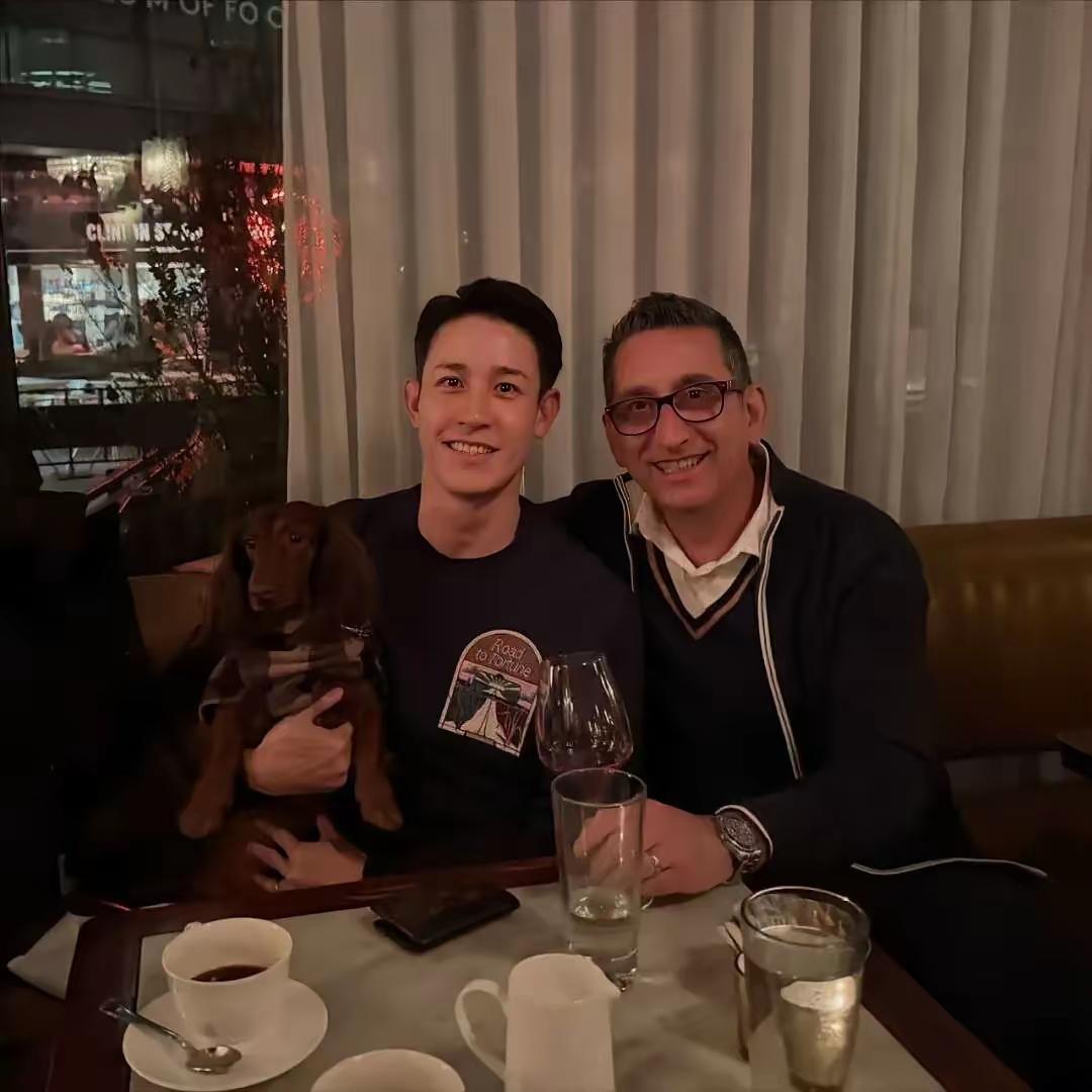 泰国一个明星帅哥，嫁给了一个意大利富商佬哥[石化]怪不得剩女多，帅的多金的结合了