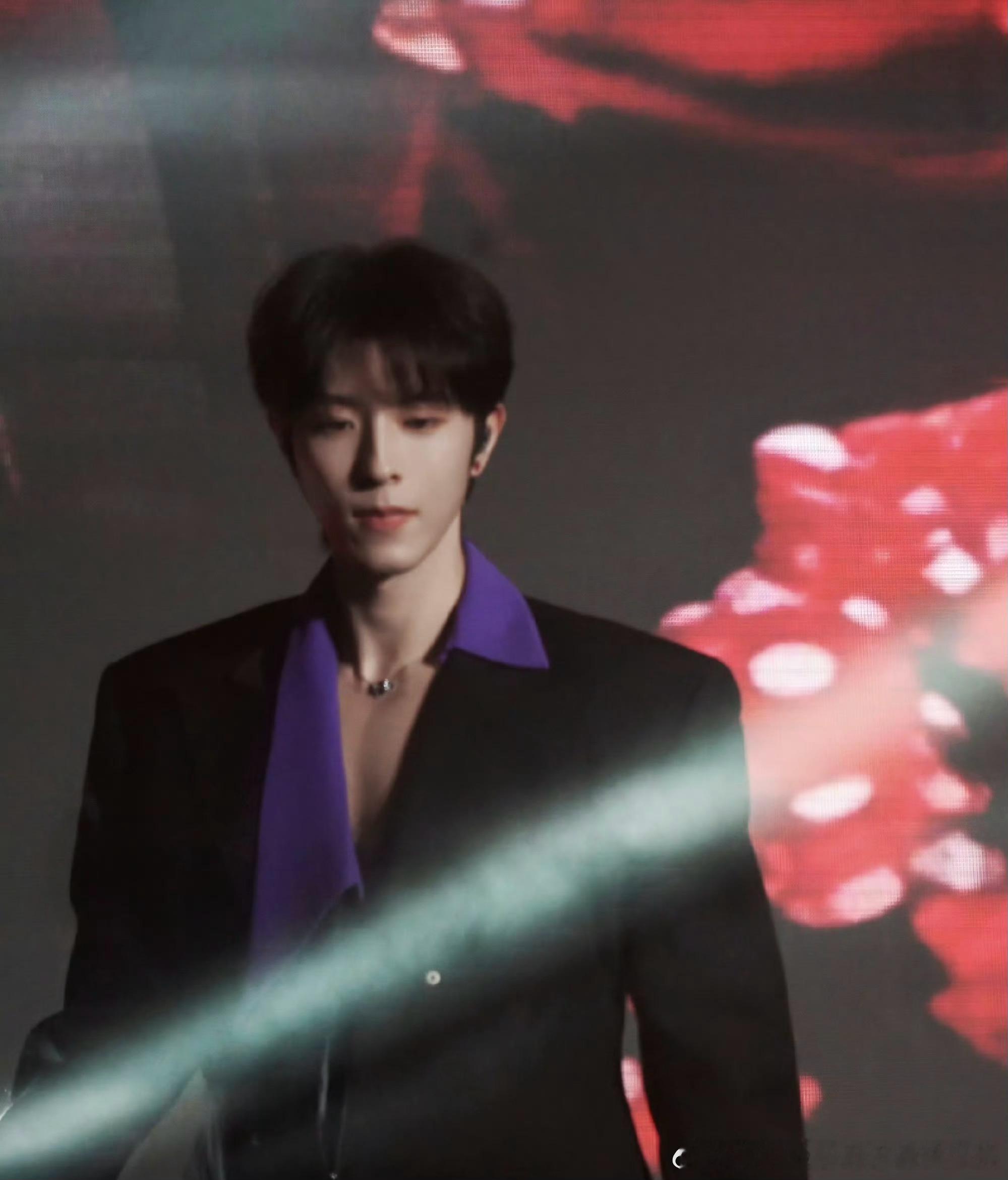 qdj 我希望你一直发光，而我永远为你热泪盈眶。