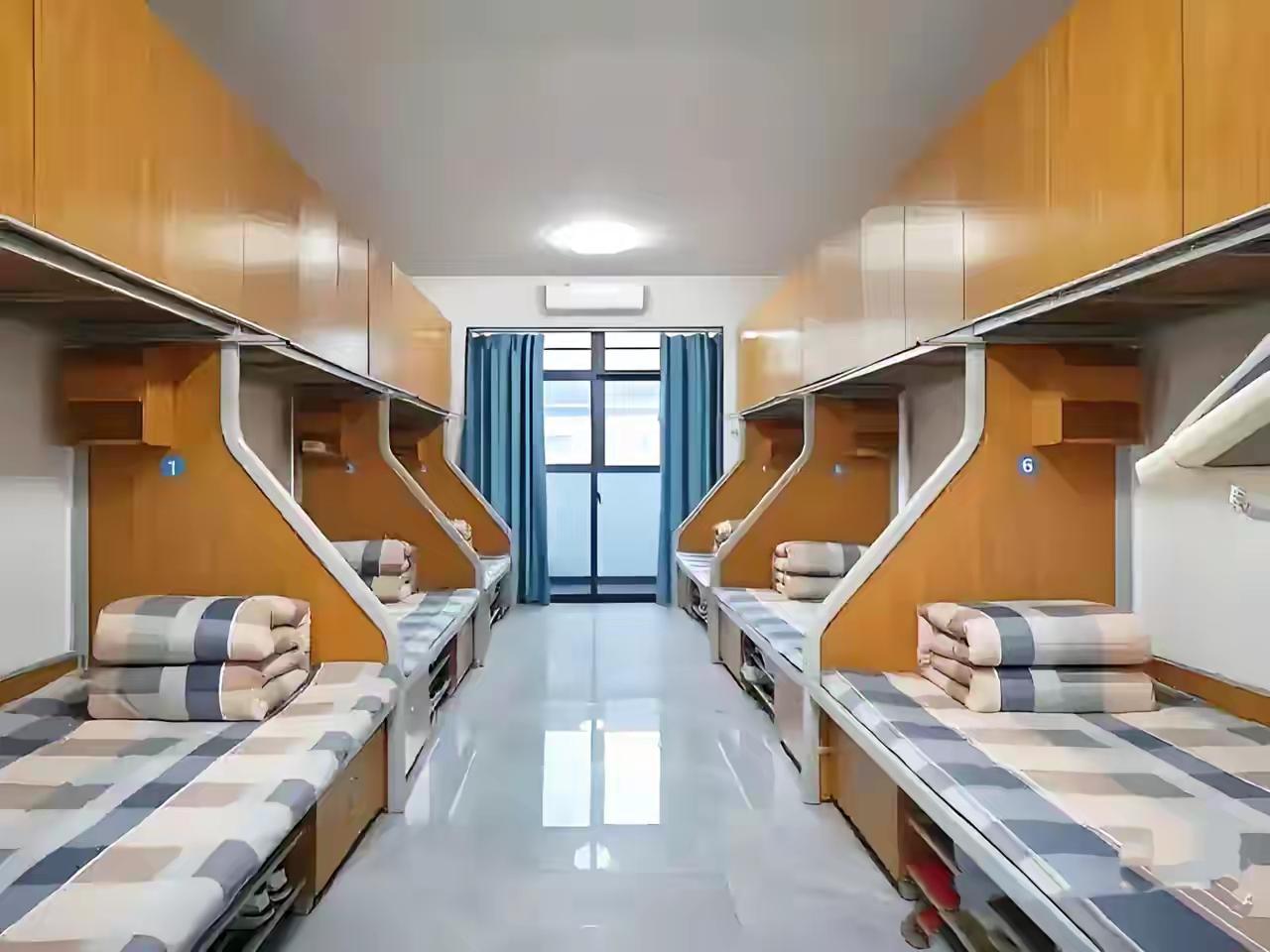 赏心悦目，这大学宿舍好酷
见了浙江大学这宿舍真想去体验体验，建议大学有空间的话，