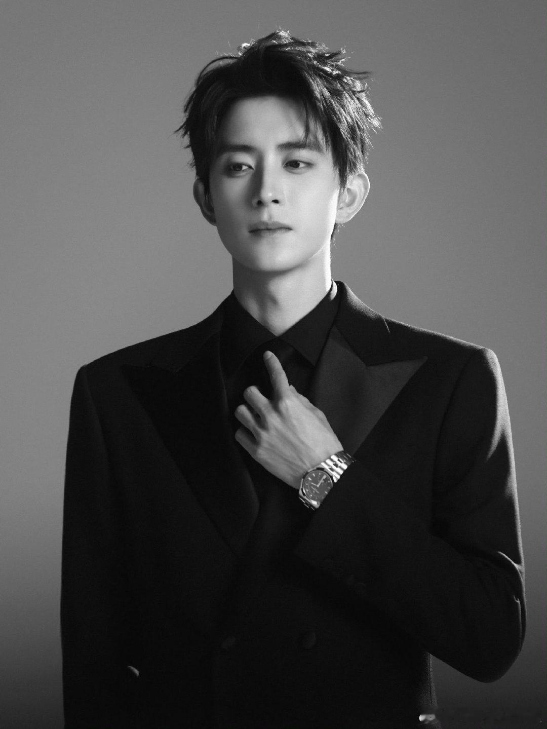 敖瑞鹏被认成张凌赫谁能拒绝认错人的搞笑名场面！敖瑞鹏被认成张凌赫，这波互动太有梗