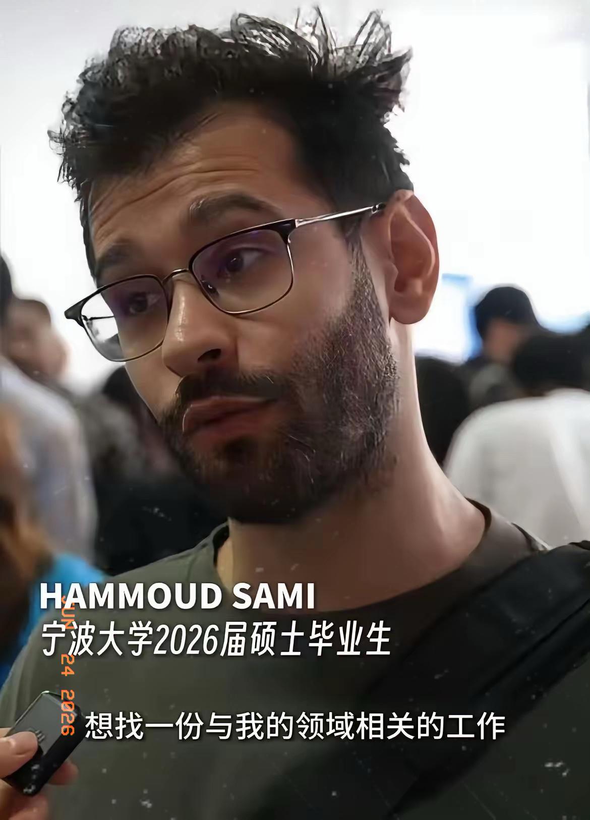 “滚出中国，去建设你自己的国家。”

宁波大学那帮外籍硕士刚说完想留在中国工作，
