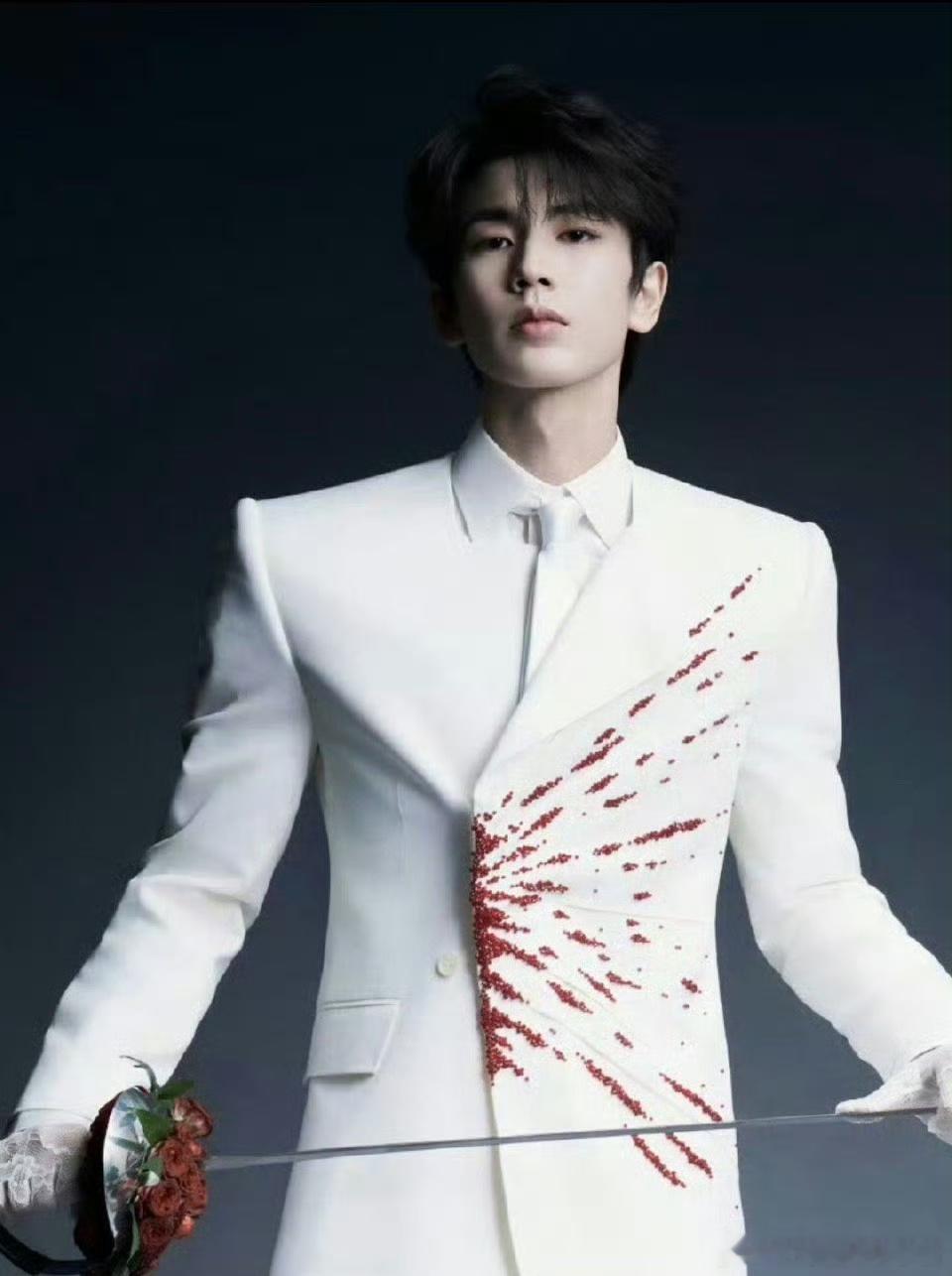 张凌赫 徐若晗《爱你》谁更出圈？