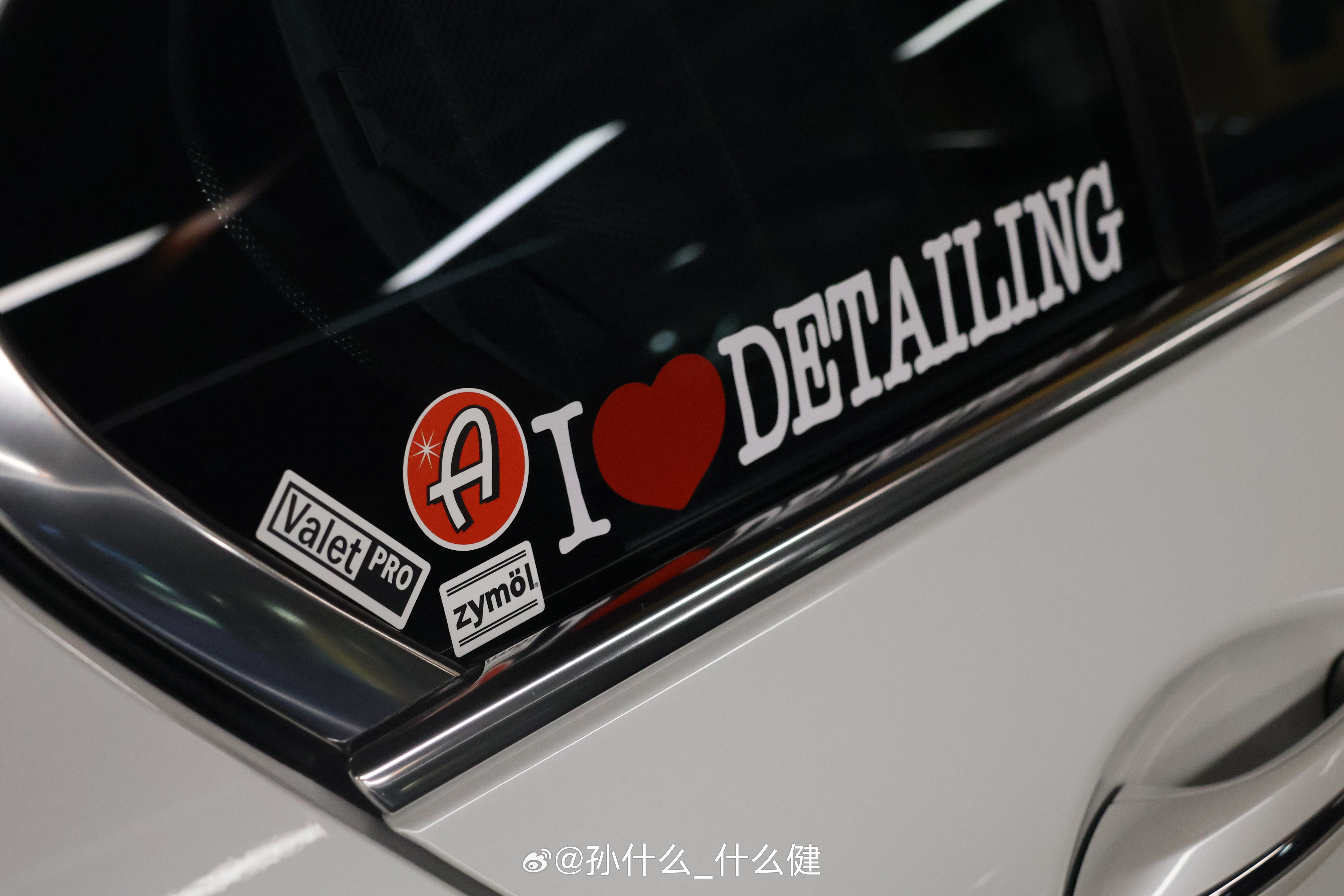 丰富一下侧窗贴纸的内容[允悲]  ​​​