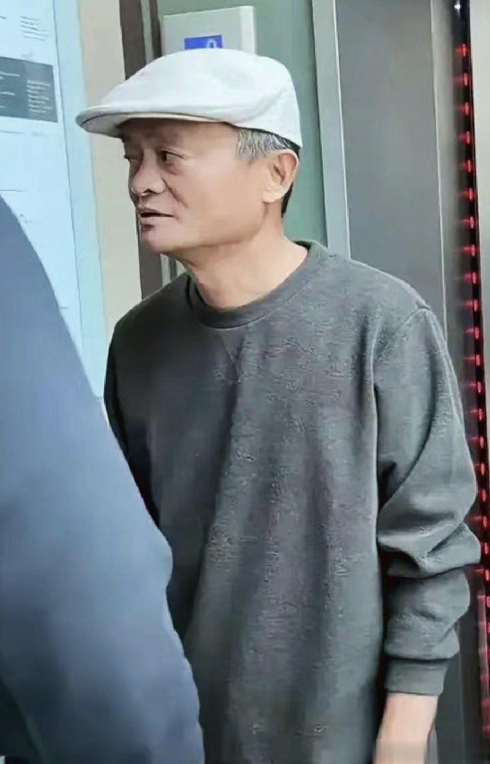 两鬓斑白虚岁六十的马云先生！ ​​​