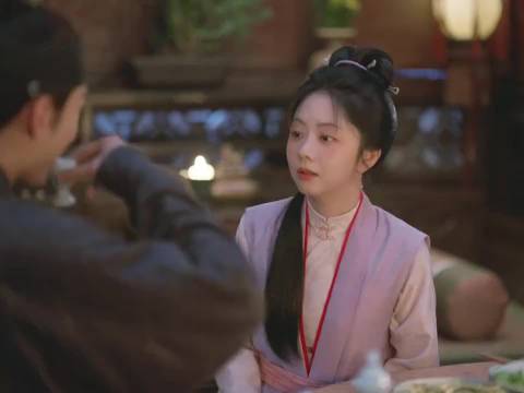 #谭松韵提议醉酒夜留白#追《兰香如故》这段的时候反复拉进度条！
一直好奇这个镜头怎么这么有味道，今天