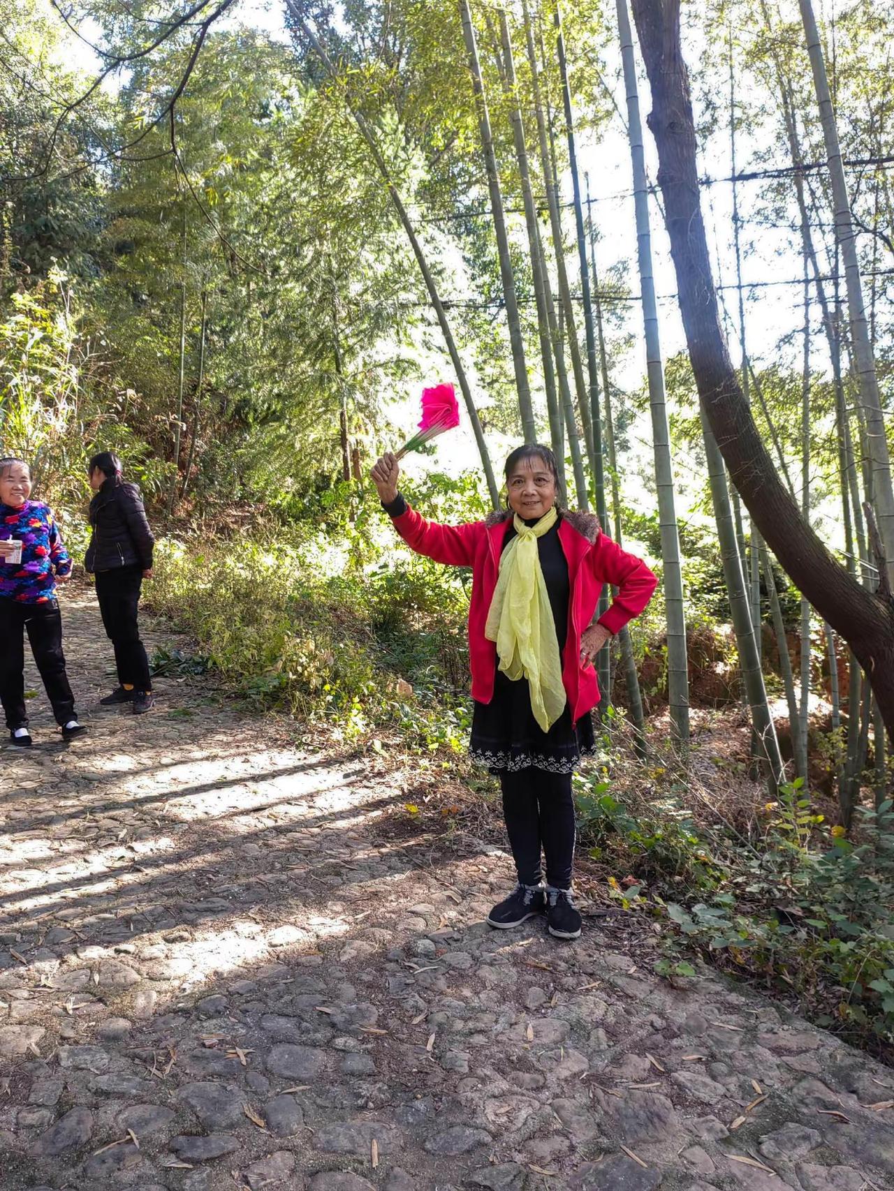 2025年给自已快乐每一天，愿自已永远健康一切安好。