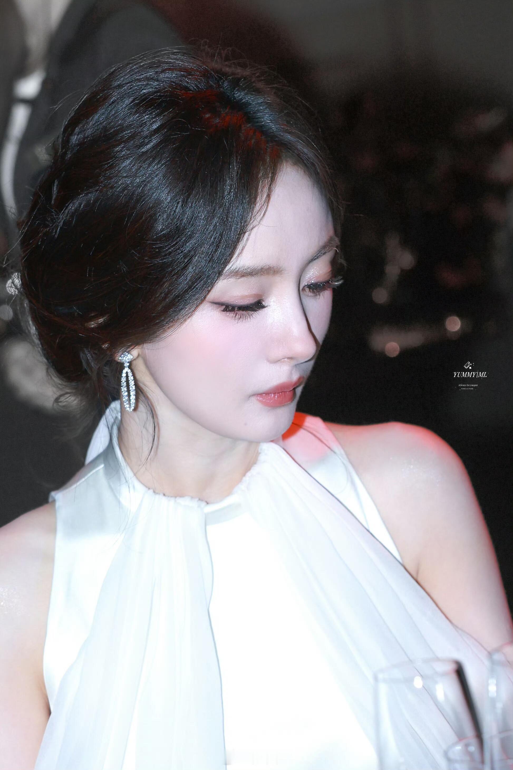 杨幂 x 2024年VOGUE活动造型 