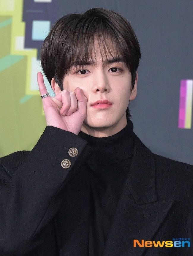 愚人节站姐团建 【金泳勋】新闻图存在的意义 