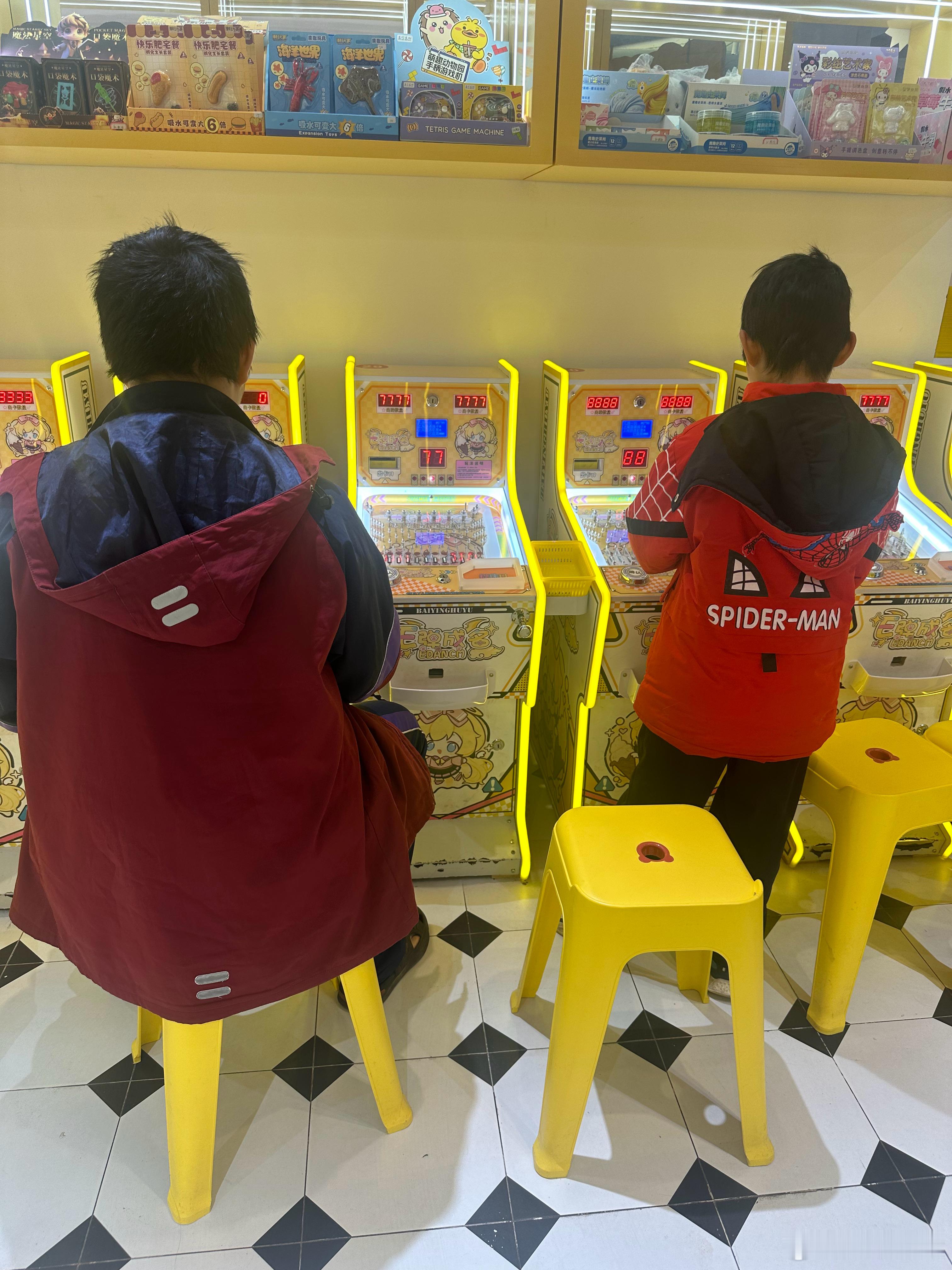 皇马全队力挺阿隆索相互力挺是一种鼓励的作用，相信他们能够打出最好的成绩。 