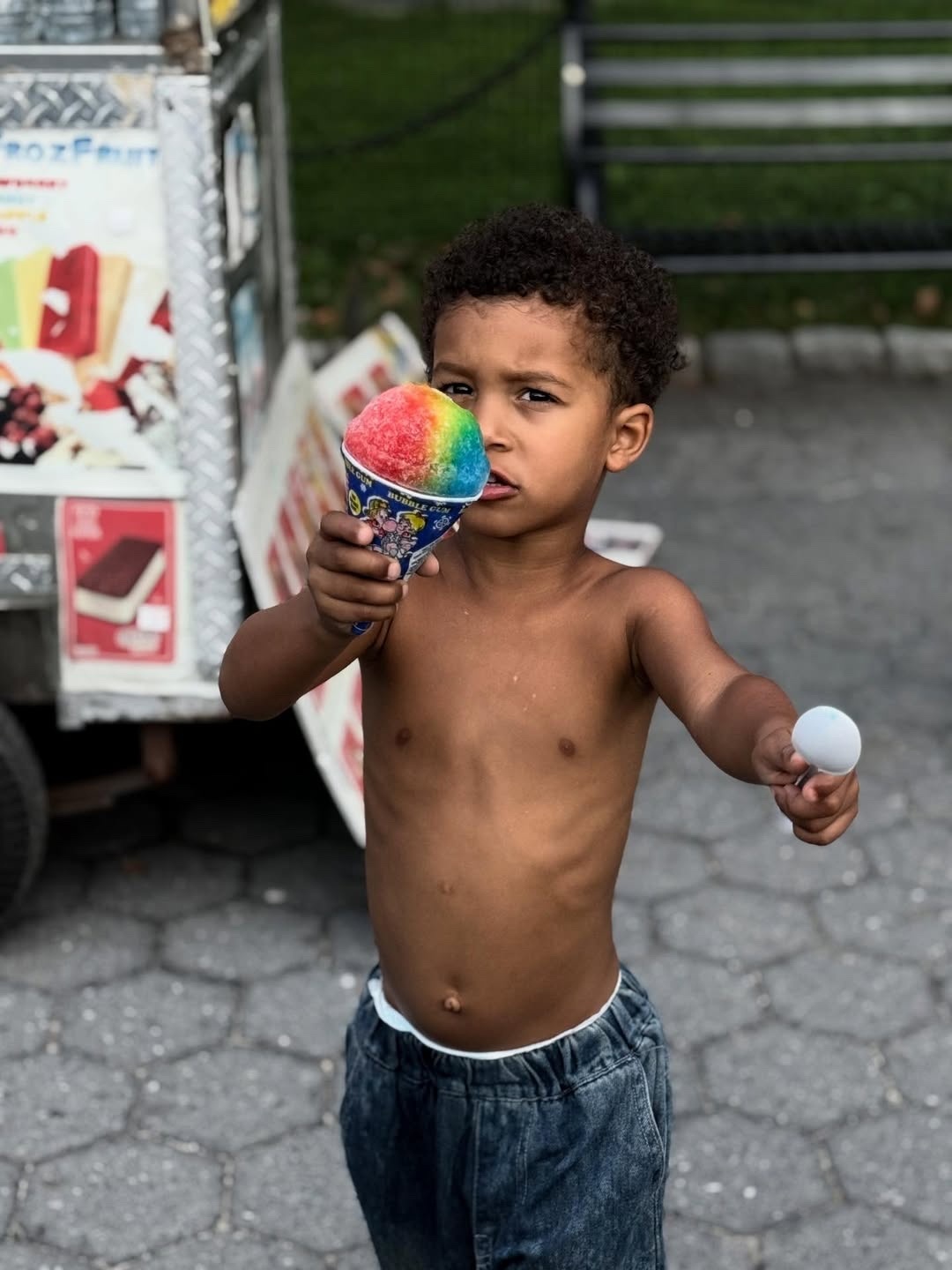 嫂子社媒发的，老幸福了吉米，有女儿有儿子，人生真是圆满😁金州勇士 ｜jimmy