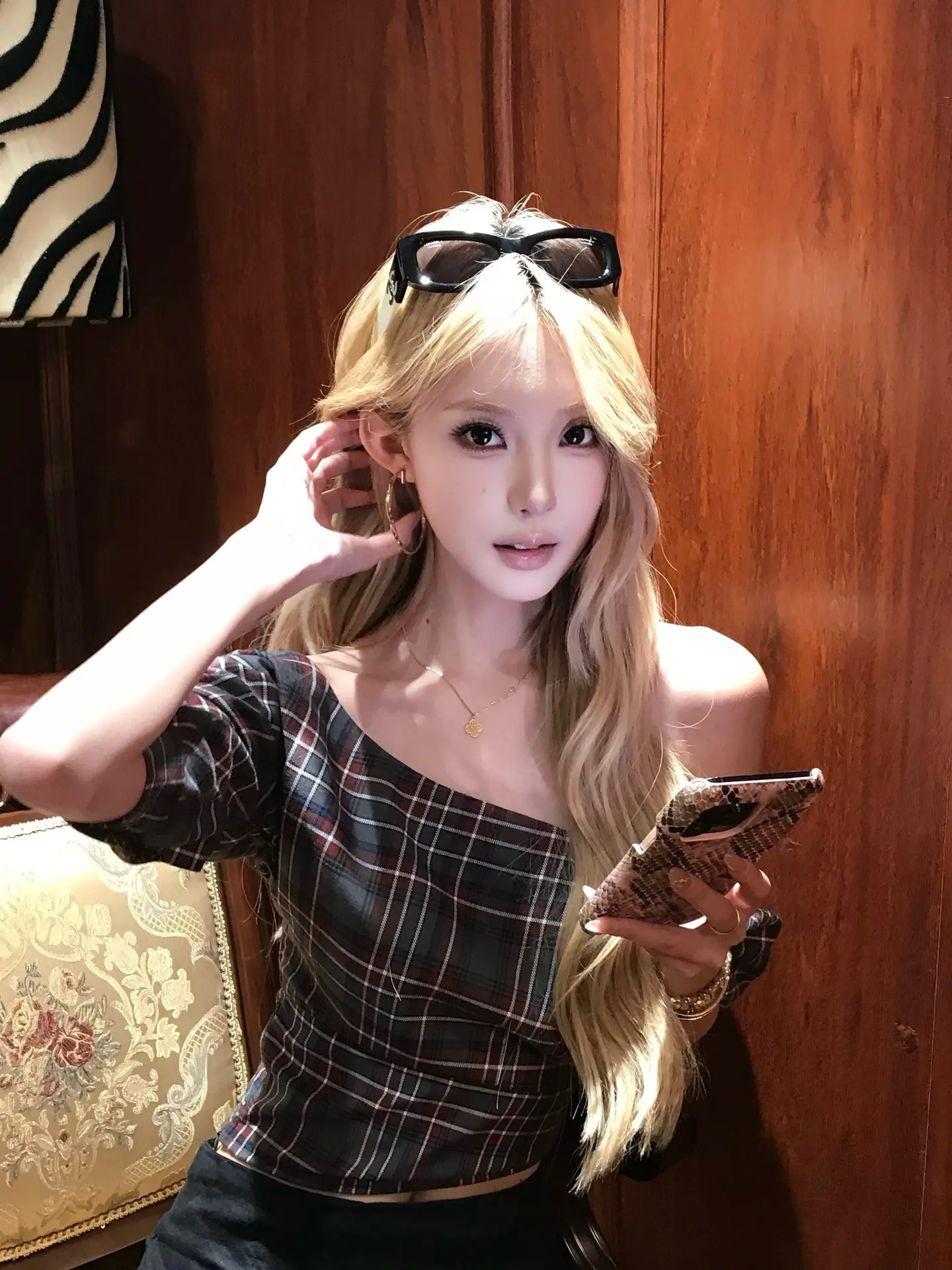 你不用揣测我能力 也不用通过蛛丝马迹分析我能否真的聪明 你只需要知道我...