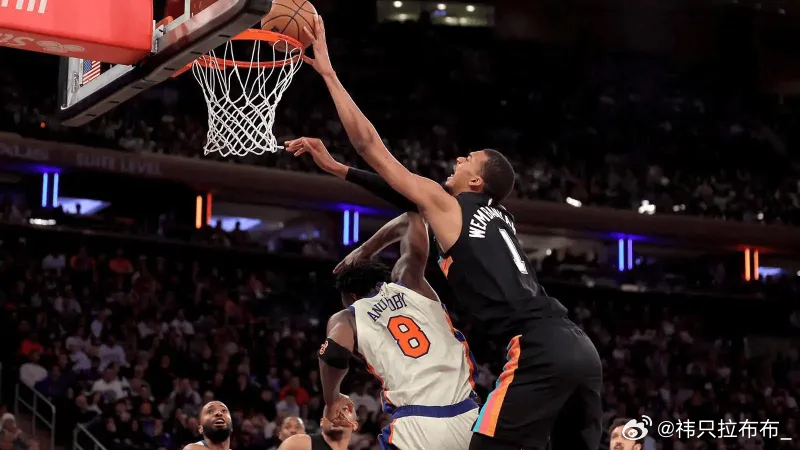 NBA常规赛马刺客场对阵尼克斯的比赛已经结束。全场战罢，马刺以89-114不敌尼