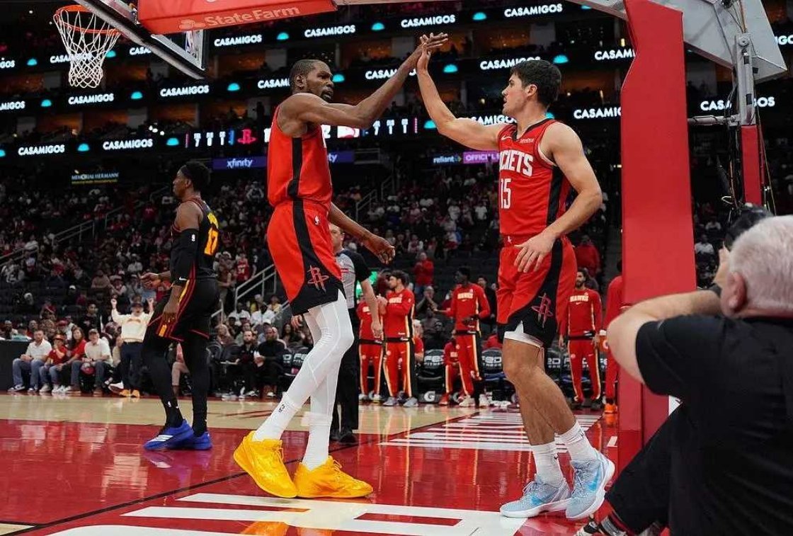 3月21日报道：NBA常规赛继续进行，休斯敦火箭队（42胜27负）重拾胜利。杜兰