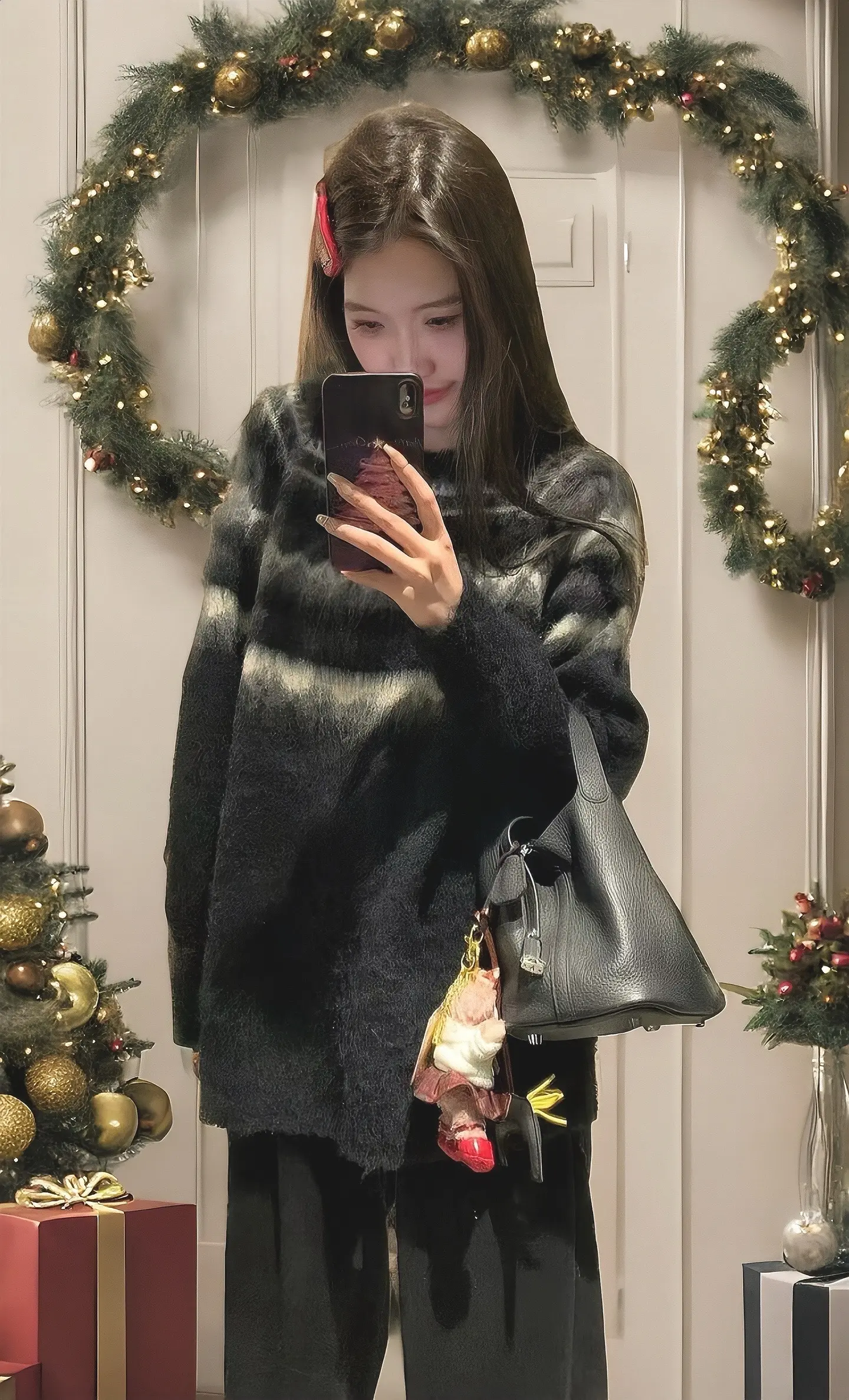 这套穿搭好韩，好慵懒，爱了爱了。宝子们，今天给大家分享一套超有氛围感的...