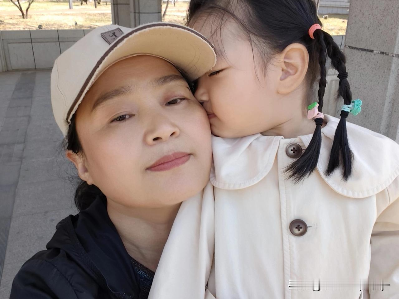 一个钻钱眼里的女人，人生第一次拒绝了毛爷爷…

半辈子都在为了追求毛爷爷而疲于奔