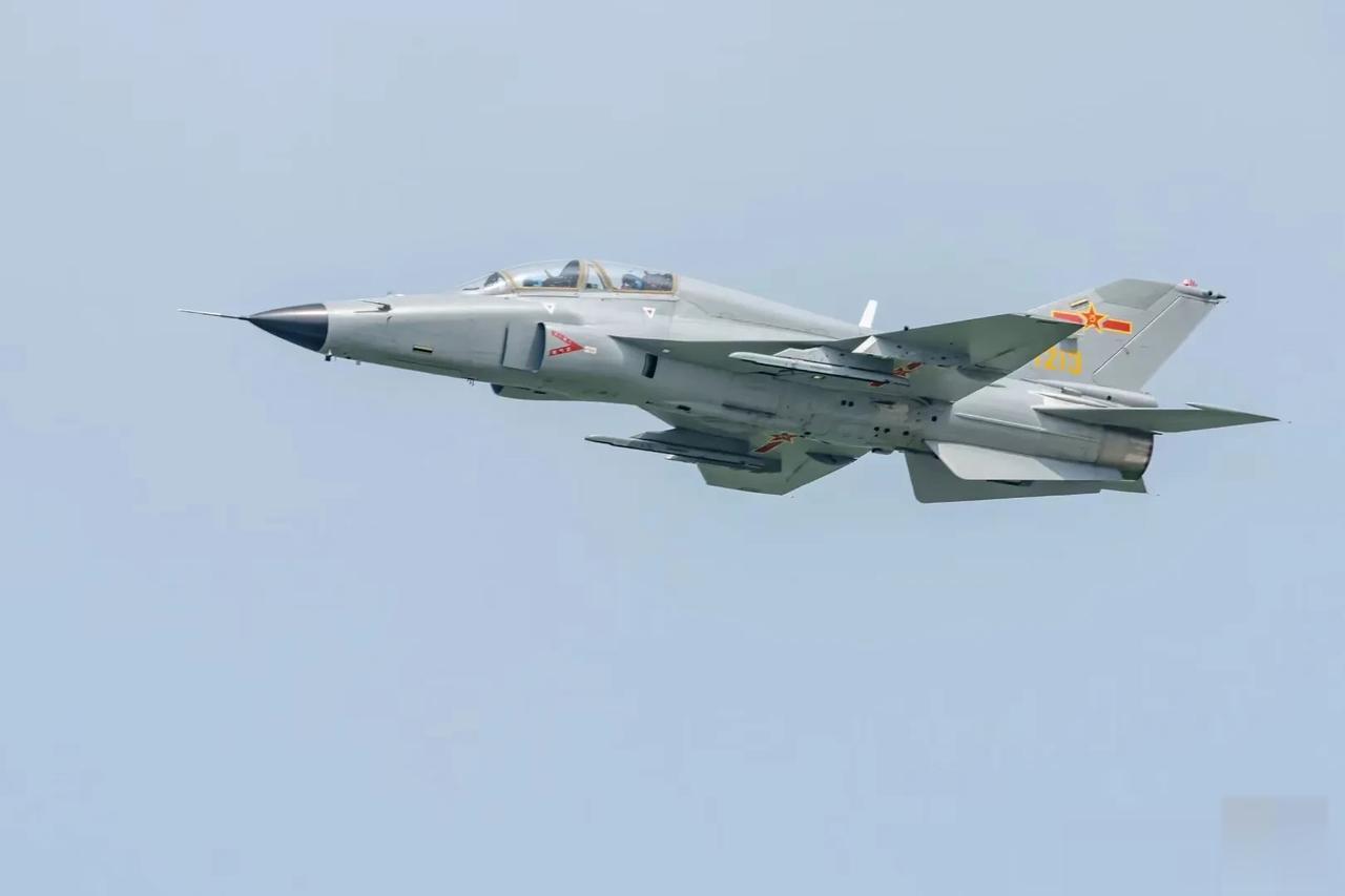  教练-9（编号：JL-9，代号：山鹰，英文：Guizhou JL-9，外贸型号