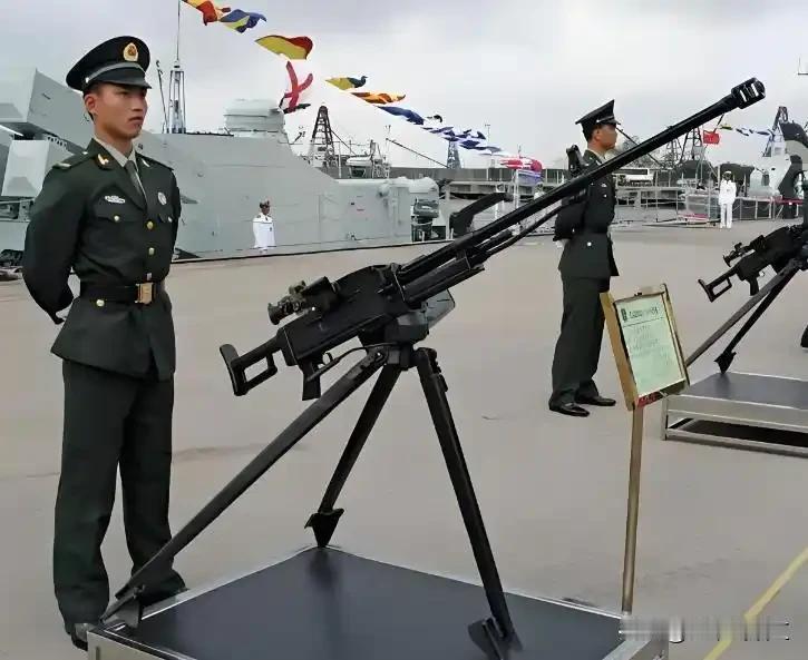 在对越自卫反击战中，中越都将高射机枪打平射，给双方造成了很大的伤亡。由于高射机枪