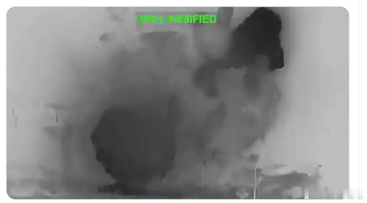 美军摧毁伊朗所用监视商船塔站美国和伊朗持续激烈交火之际，美国中央司令部（CENT