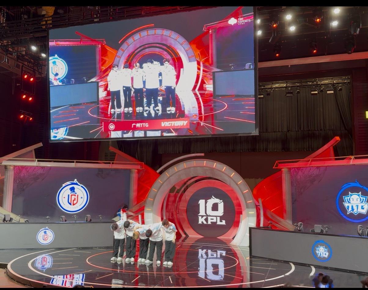 恭喜！TTG！S组的第一场比赛！3比0拿下！LGDNBW对战TTGTTG战胜LG