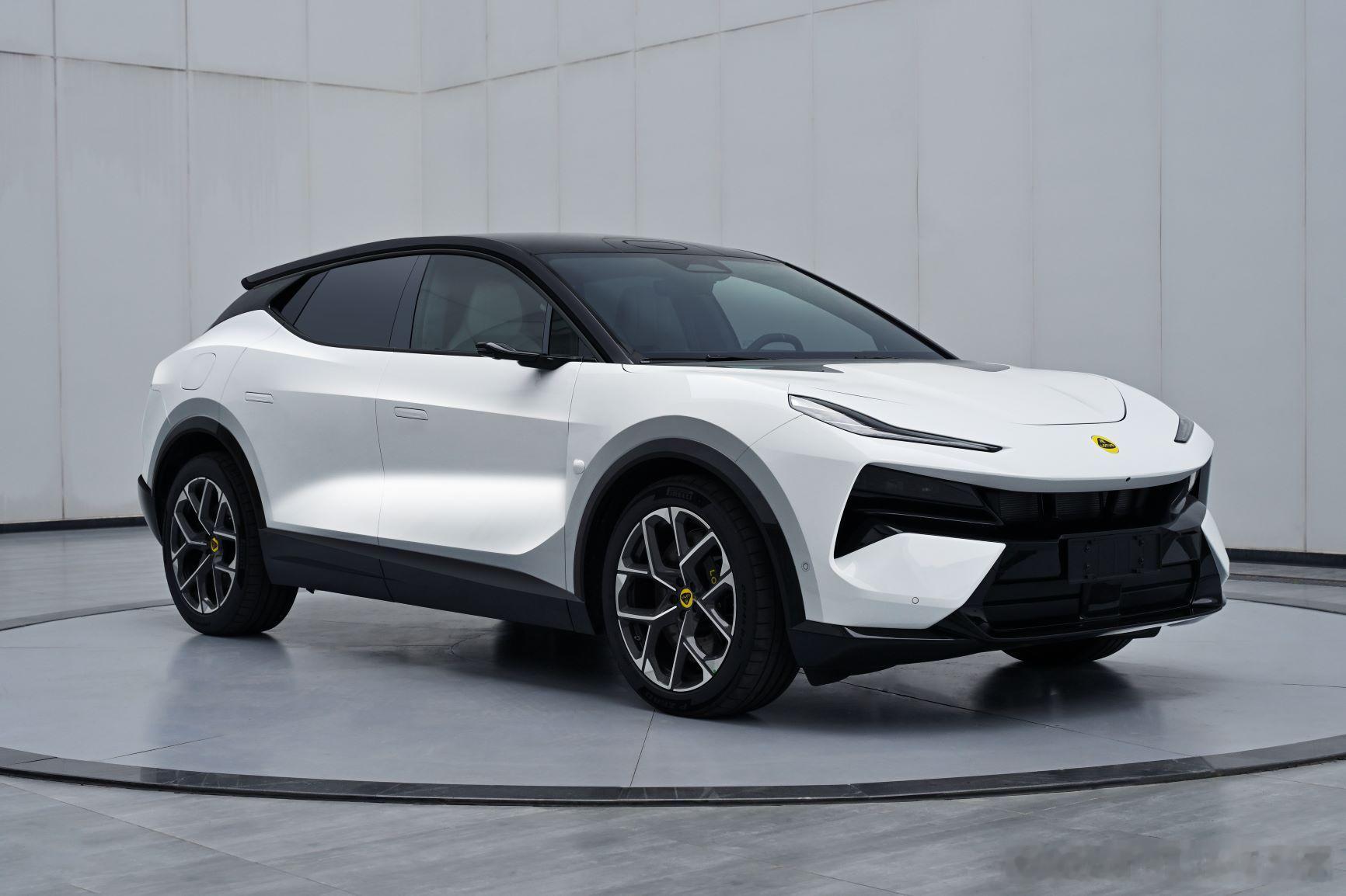 莲花的插混车 FOR ME来了。1.长宽高分别为 5103mm，2019mm，1